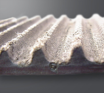 Schade aan de distributieriem door montage op een warme motor